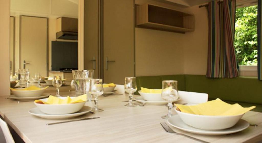 Camping Des Rochers Des Parcs Ξενοδοχείο Clécy Δωμάτιο φωτογραφία